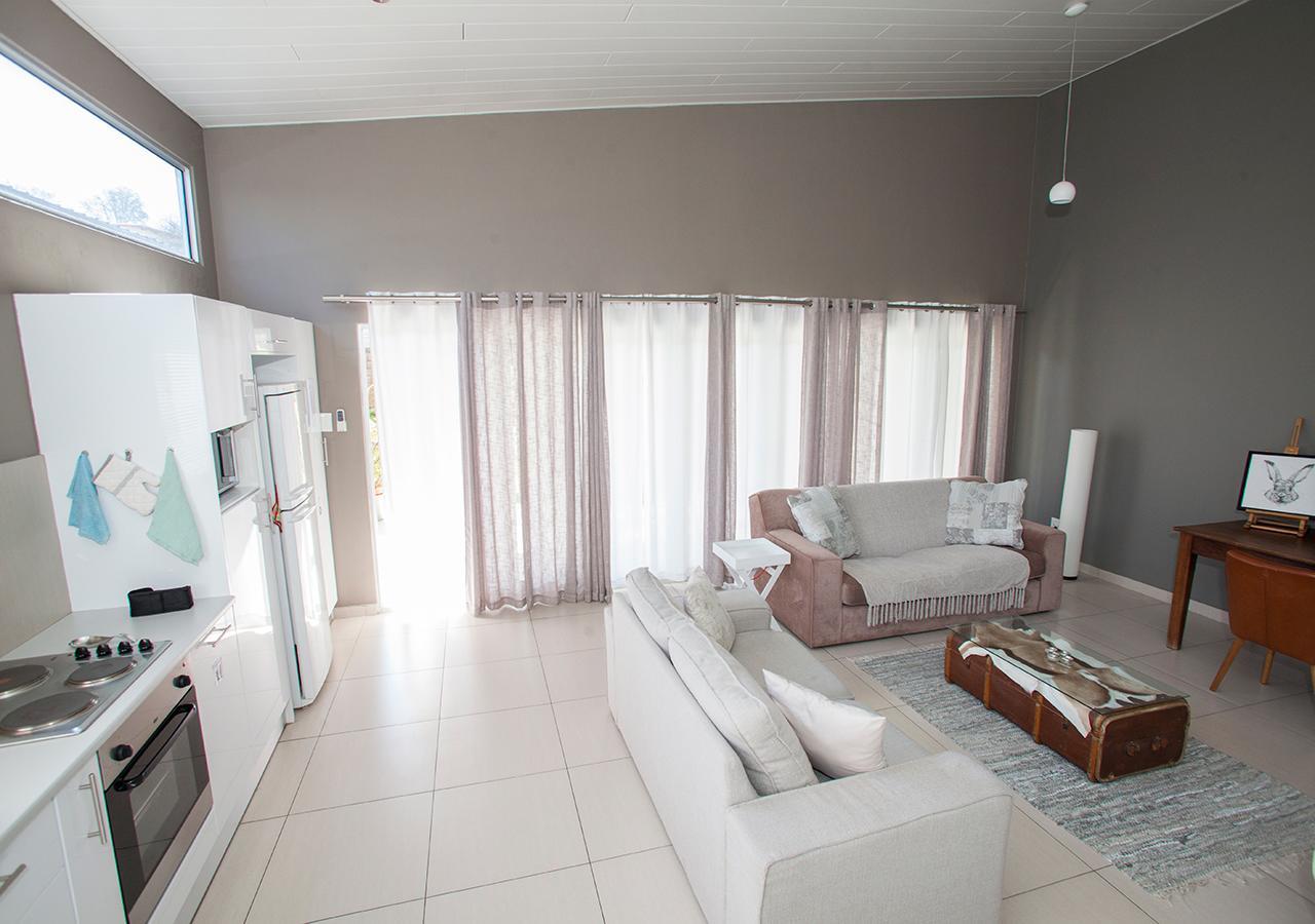 Rnb'S Studio Apartment Windhoek Exteriér fotografie