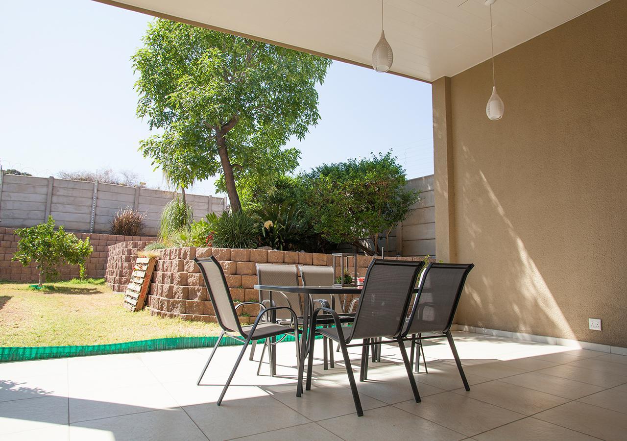 Rnb'S Studio Apartment Windhoek Exteriér fotografie